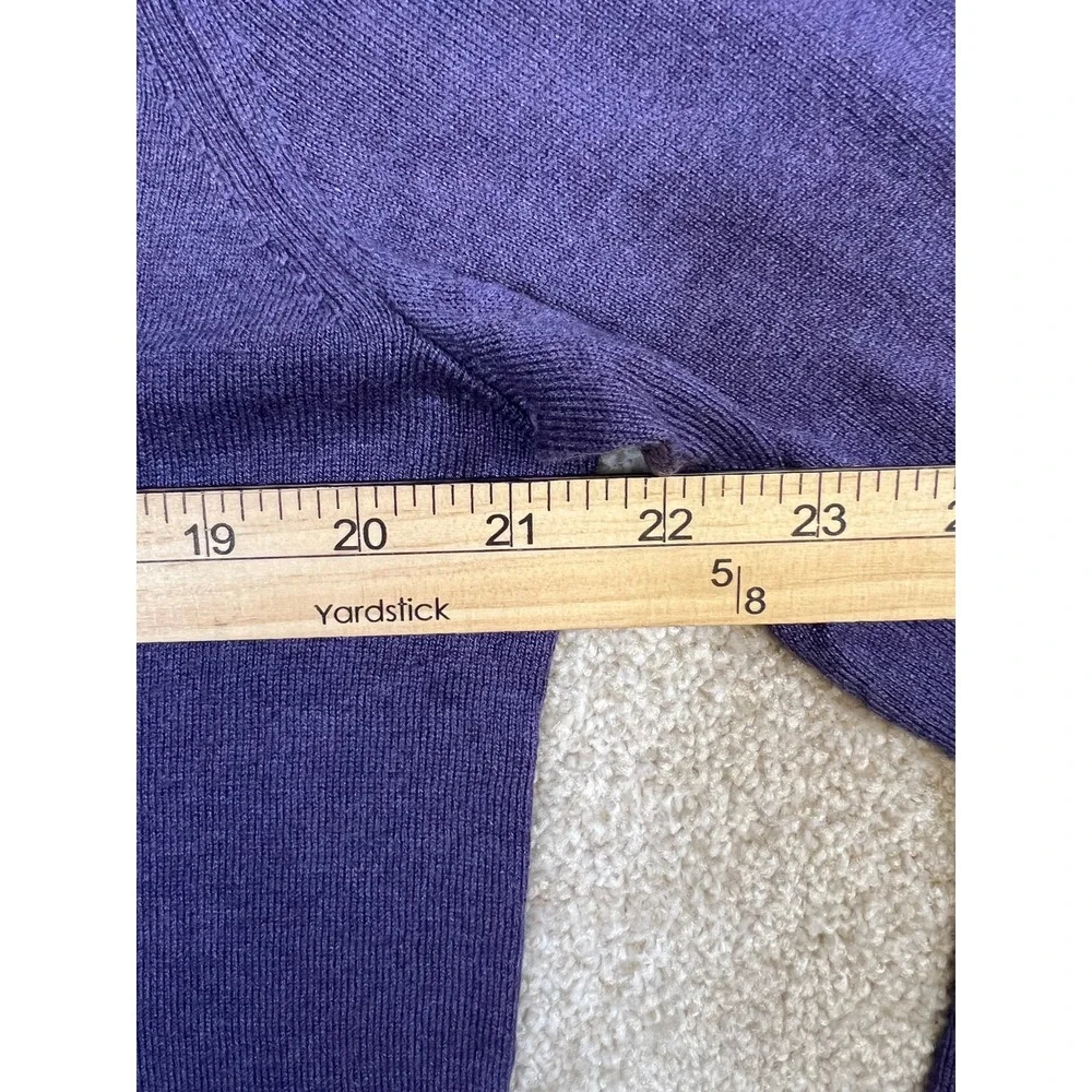 Banana Republic luxurious neck